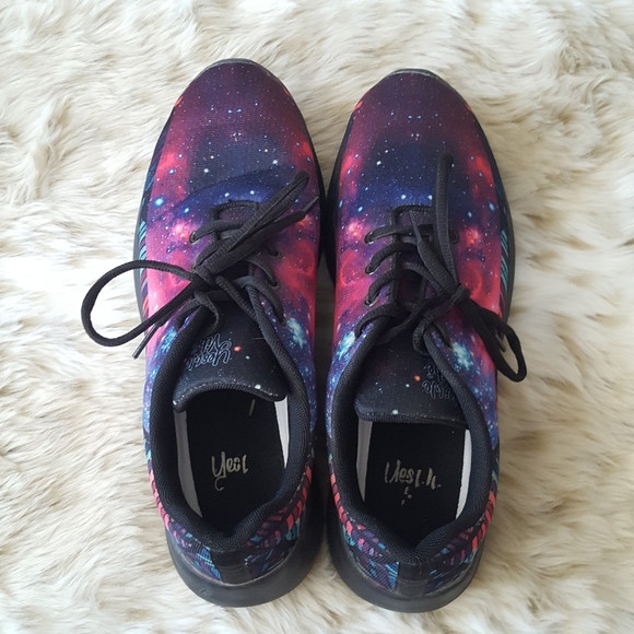 🌙YES WE VIBE Aztec Galaxy Shoes - Picture 9 of 11